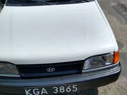 Biały Używany 1991 Hyundai Pony Sedan/Limuzyna | 12 000 zł