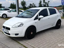 Biały Używany 2011 Fiat Grande Punto Hatchback | 16 500 zł (Dość drogi)