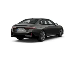 Szary sophisto z brylantowym połyskiem metalizowany Używany 2024 BMW 520 Comfort Edition Sedan/Limuzyna | 229 900 zł (Super Cena)