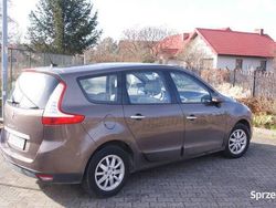 Brązowy Używany 2010 Renault Mégane III Minivan | 20 500 zł (Dość drogi)