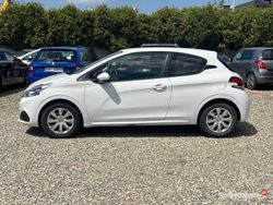 Biały Używany 2016 Peugeot 208 Hatchback | 24 990 zł (Uczciwa cena)