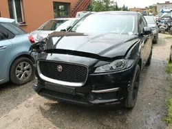 Czarny Używany 2017 Jaguar F-Pace SUV | 52 900 zł