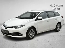 Biały Używany 2017 Toyota Auris Premium Sedan/Limuzyna | 49 900 zł (Uczciwa cena)