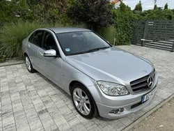 Czarny Używany 2010 Mercedes C180 Sedan/Limuzyna | 32 900 zł (Uczciwa cena)