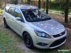 Srebrny Używany 2009 Ford Focus Titanium Sedan/Limuzyna | 12 100 zł (Uczciwa cena)