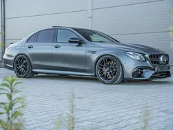 Szary (metalik) Używany 2017 Mercedes E63 AMG AMG Sedan/Limuzyna | 319 777 zł