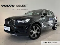 Czarny Używany 2022 Volvo XC40 SUV | 122 900 zł (Uczciwa cena)