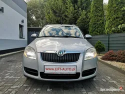 Srebrny (metalik) Używany 2008 Skoda Roomster Kombi | 12 900 zł