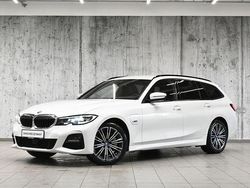 Alpine white 3 Używany 2021 BMW 330e Shadowline Kombi | 149 700 zł (Drogi)