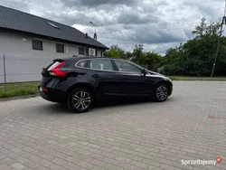 Czarny Używany 2016 Volvo V40 Inscription Kombi | 42 900 zł (Uczciwa cena)
