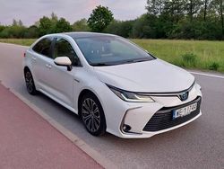 Biały Używany 2020 Toyota Corolla Comfort Sedan/Limuzyna | 65 900 zł (Dość drogi)