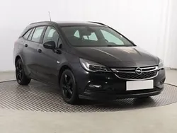 Niebieski Używany 2018 Opel Astra Kombi | 39 999 zł (Uczciwa cena)
