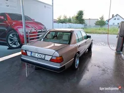 Złoty Używany 1988 Mercedes E230 Sedan/Limuzyna | 10 500 zł