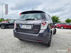 Szary (metalik) Używany 2012 Toyota Verso Minivan | 27 900 zł (Uczciwa cena)