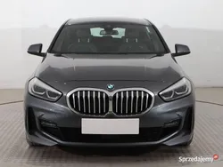 Szary Używany 2021 BMW 120 Hatchback | 107 999 zł