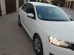 Biały Używany 2018 Skoda Rapid Hatchback | 36 000 zł (Uczciwa cena)