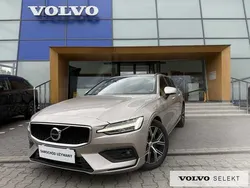 Szary Używany 2023 Volvo V60 Kombi | 147 900 zł (Uczciwa cena)