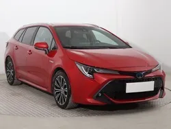 Czerwony Używany 2021 Toyota Corolla Kombi | 102 999 zł (Uczciwa cena)