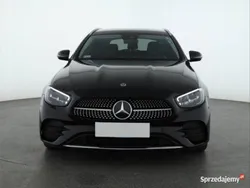 Czarny Używany 2021 Mercedes E220 Kombi | 155 999 zł (Drogi)