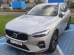 Srebrny Używany 2022 Volvo XC60 Momentum SUV | 139 900 zł