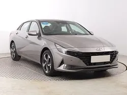 Szary Używany 2021 Hyundai Elantra Sedan/Limuzyna | 76 499 zł (Uczciwa cena)