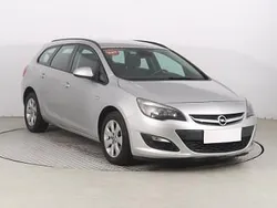 Srebrny Używany 2014 Opel Astra Kombi | 23 499 zł (Dobra cena)