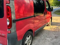 Czerwony Używany 2008 Opel Vivaro Van | 5900 zł