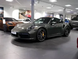 Aventurine green metallic Używany 2020 Porsche 911 Turbo S | 959 000 zł