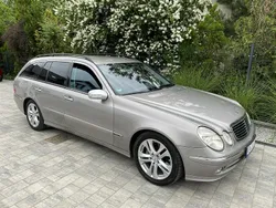 Złoty (metalik) Używany 2006 Mercedes E280 Kombi | 27 900 zł