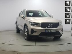 Niebieski Używany 2022 Volvo XC40 Core SUV | 118 850 zł (Uczciwa cena)