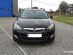 Czarny Używany 2011 Opel Astra Hatchback | 17 900 zł (Uczciwa cena)