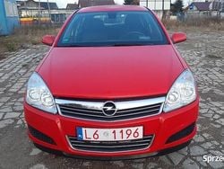 Czerwony Używany 2008 Opel Astra Hatchback | 10 900 zł (Uczciwa cena)