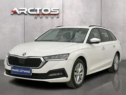 Biały Używany 2022 Skoda Octavia Ambition Kombi | 62 900 zł (Dobra cena)
