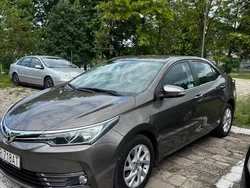 Brązowy Używany 2018 Toyota Corolla Sedan/Limuzyna | 59 000 zł (Uczciwa cena)