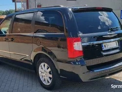 Używany 2016 Chrysler Town & Country | 49 900 zł