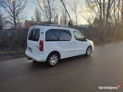 Biały Używany 2012 Peugeot Partner Minivan | 22 900 zł (Uczciwa cena)
