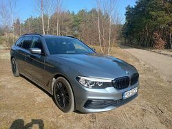 Szary Używany 2019 BMW 520 Sport Line Kombi | 99 000 zł (Dobra cena)