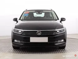 Czarny Używany 2019 VW Passat Kombi | 68 499 zł (Dobra cena)
