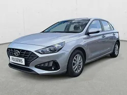 Srebrny Używany 2021 Hyundai i30 Hatchback | 51 900 zł (Dobra cena)