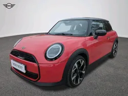 Chili red ii Używany 2024 Mini Cooper Hatchback | 129 900 zł