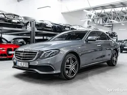 Szary Używany 2018 Mercedes E400 Luxury Sedan/Limuzyna | 189 900 zł