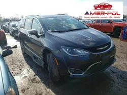 Szary Używany 2020 Chrysler Pacifica Limited SUV | 165 000 zł