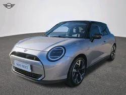 Melting silver iii Używany 2024 Mini Cooper SE Hatchback | 158 900 zł (Uczciwa cena)