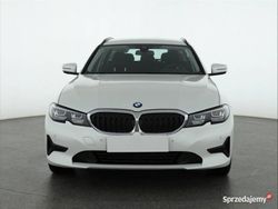 Biały Używany 2021 BMW 318 Kombi | 89 999 zł