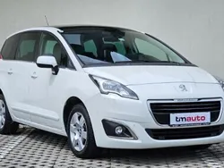 Inny kolor Używany 2014 Peugeot 5008 Minivan | 39 900 zł (Uczciwa cena)