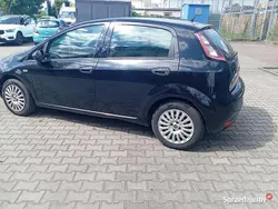 Czarny Używany 2010 Fiat Punto Hatchback | 12 999 zł (Uczciwa cena)