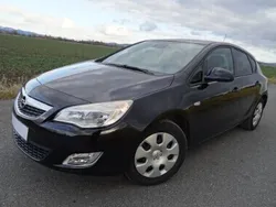 Czarny Używany 2011 Opel Astra Hatchback | 24 900 zł (Uczciwa cena)