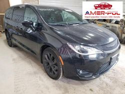 Czarny Używany 2018 Chrysler Pacifica Touring SUV | 92 000 zł