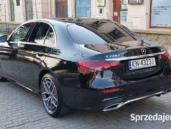 Czarny Używany 2021 Mercedes E220 AMG Sedan/Limuzyna | 168 800 zł (Drogi)