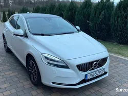 Biały Używany 2017 Volvo V40 Inscription Kombi | 49 000 zł (Dość drogi)
